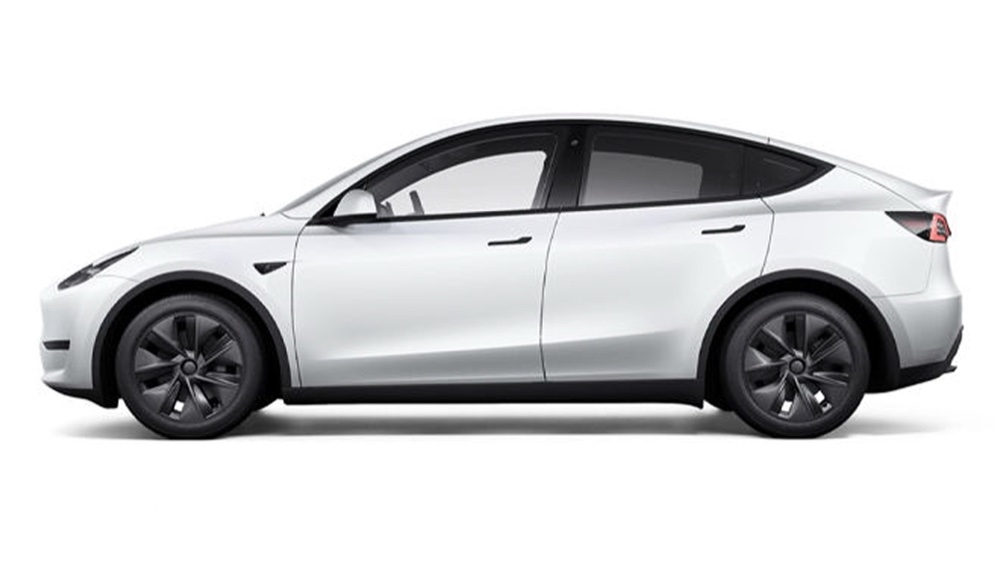 Tesla Model Y Standard Range 2024 – side view