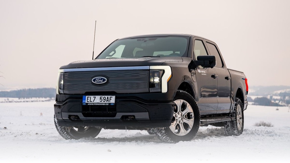 Ford F-150 Lightning in the snow