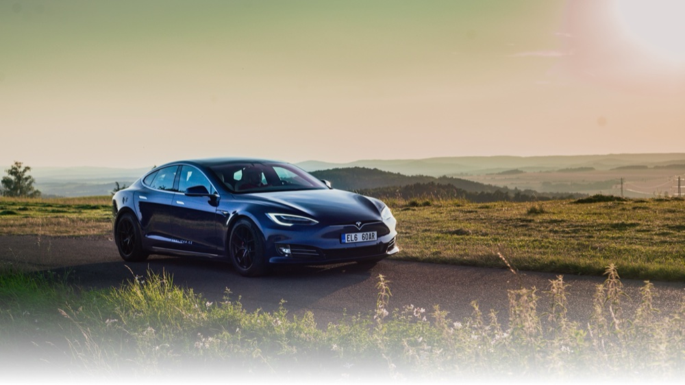 Tesla Model S Performance 2021 in the countryside
