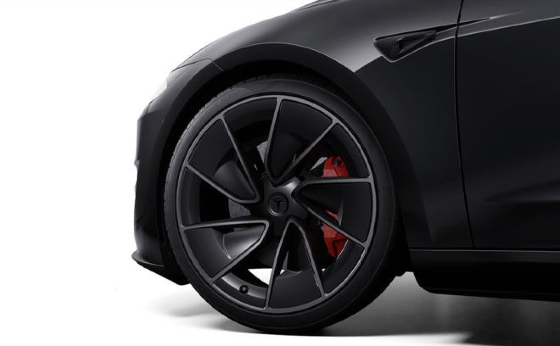 Tesla Model 3 Performance Highland – wheel with red brake calipers