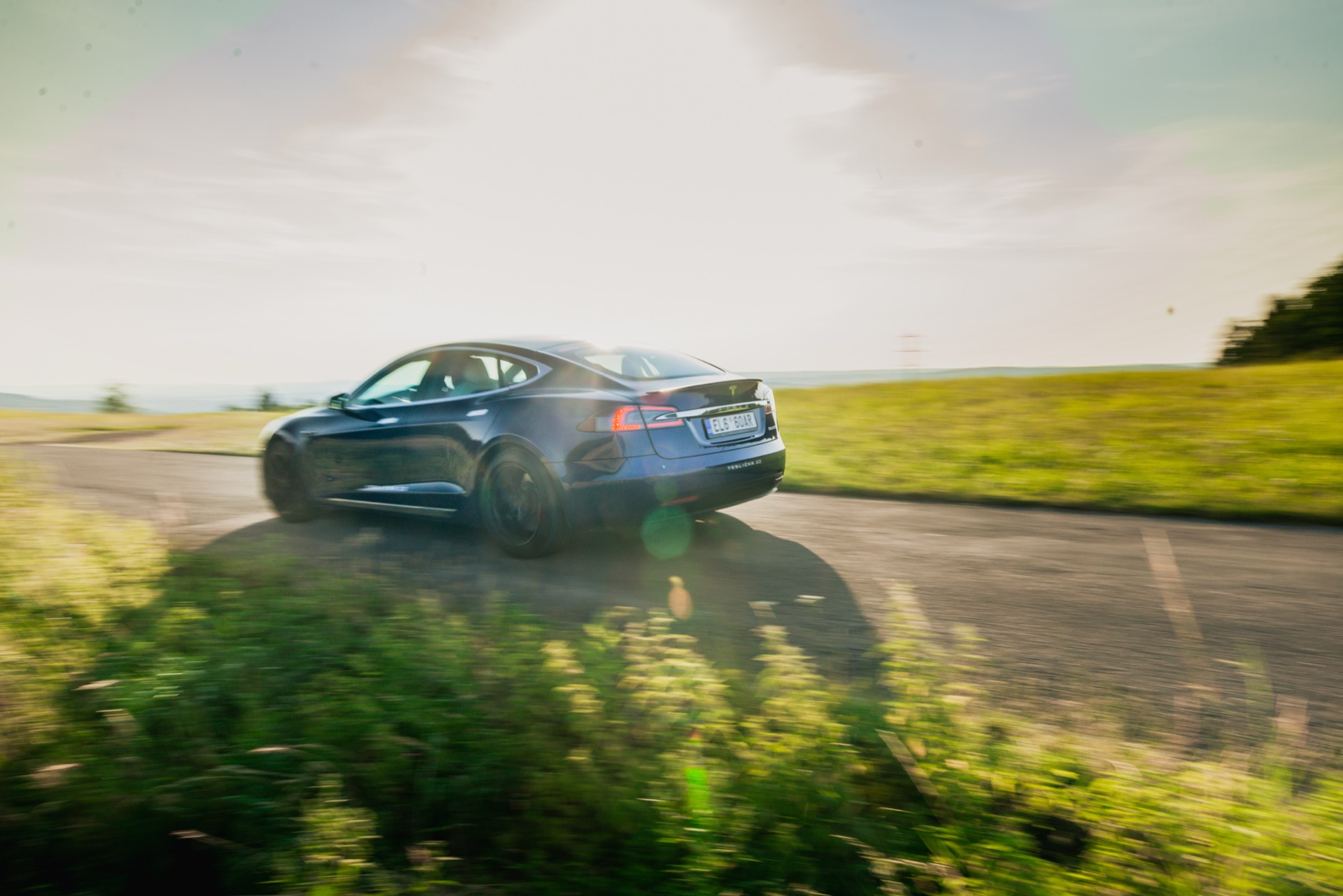 Tesla Model S Performance Raven on the move – rear view