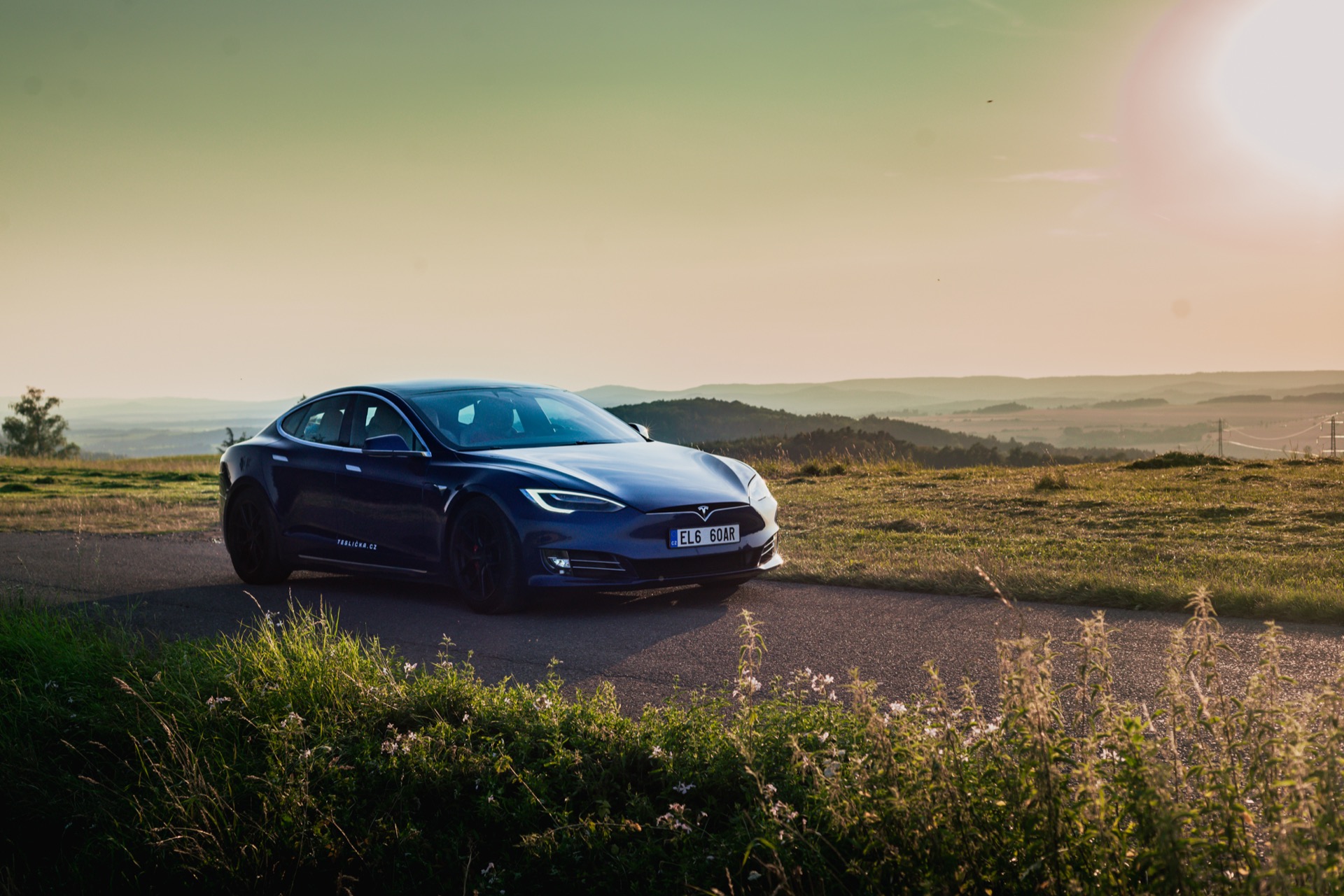 Tesla Model S Performance Raven – front view at sunset