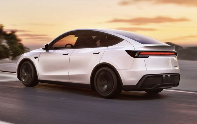 Tesla Model Y Long Range AWD Juniper 2025